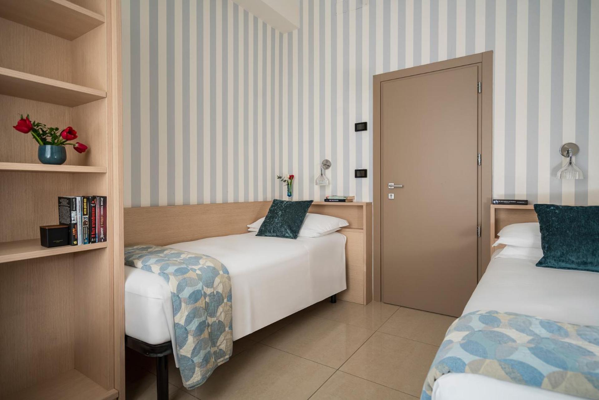 Hotel Calypso- Rimini Marina Centro Esterno foto